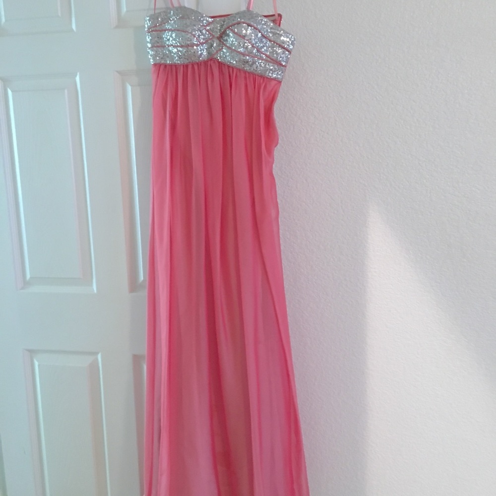 Starlet Prom Dress - Picture 2 of 4